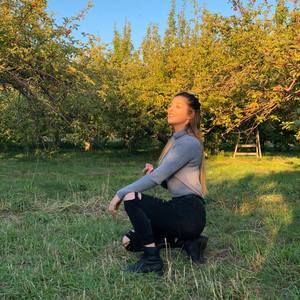 Meet your Posher, Loriane